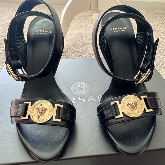 Versace sandals heel size 37 - Picture 6 of 11